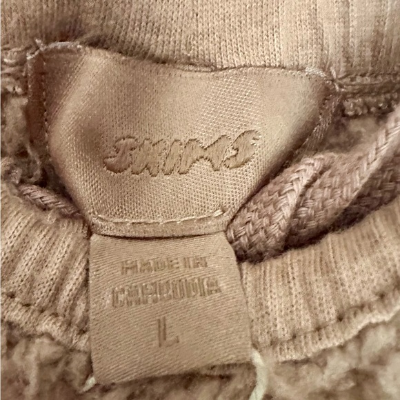 šš SKIMS ⨠Teddy TrackĀ Pants Sherpa āØTigers Eyeā
⨠WideāLeg ⨠Large ⨠NWT!! - Picture 11 of 17